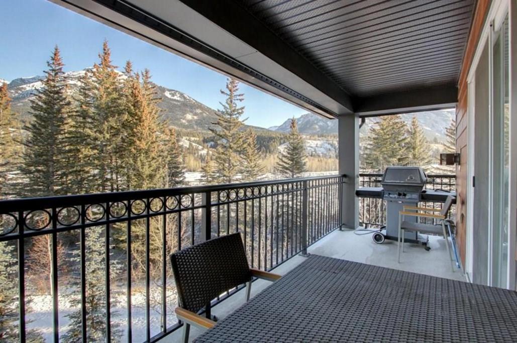 B&B Grand Rockies Resort 2Br 1Pullout Canmore Bagian luar foto